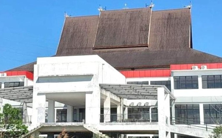 Usai Diresmikan, Jajaran DPRD Palangka Raya Pindah ke Gedung Kantor Baru