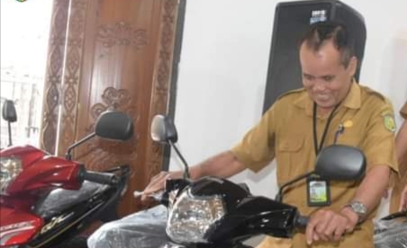 Hasan Busyairi: Kendaraan Operasional Guru Diharapkan Dapat Tingkatkan Pelayanan Pendidikan