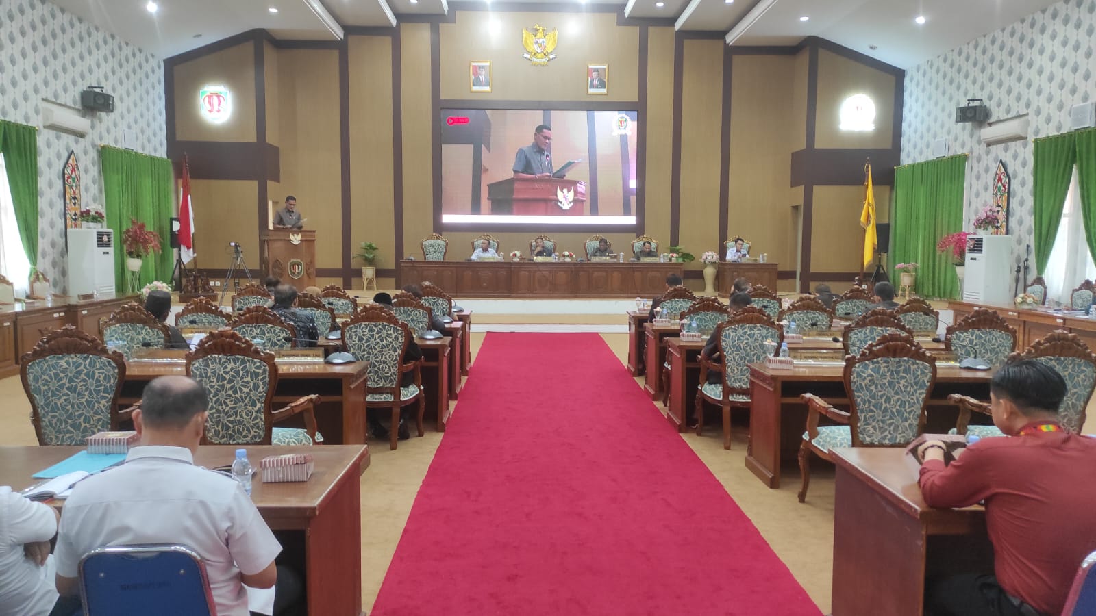Sempat Molor 2 Jam, Paripurna Penyampaian Laporan Bapemperda Terhadap 2 Buah Raperda Akhirnya Dimulai