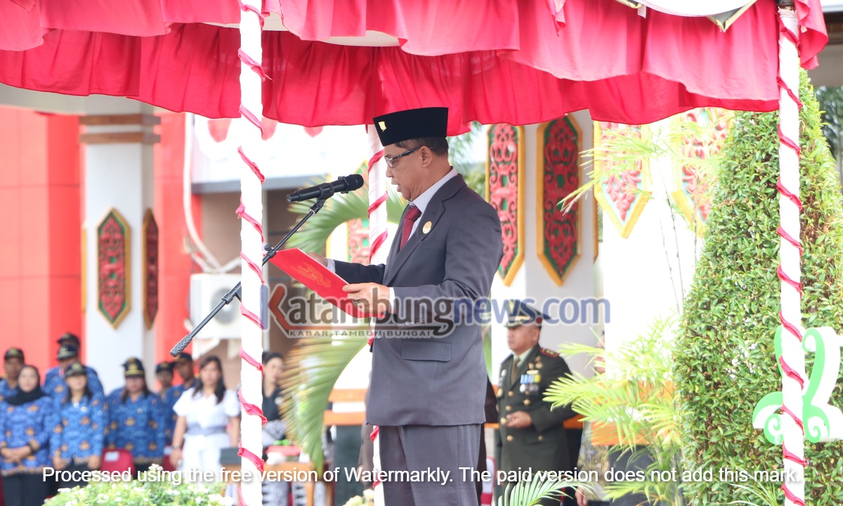 Ketua Sementara DPRD Bacakan Teks Pembukaan UUD 1945 Pada Upacara HUT RI Ke-79