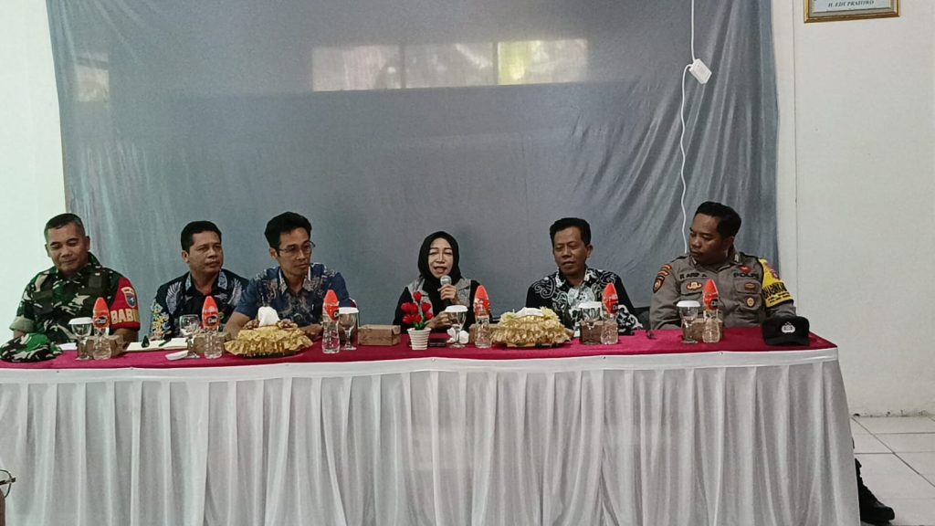 Idariani Dengarkan Langsung Suara Rakyat
