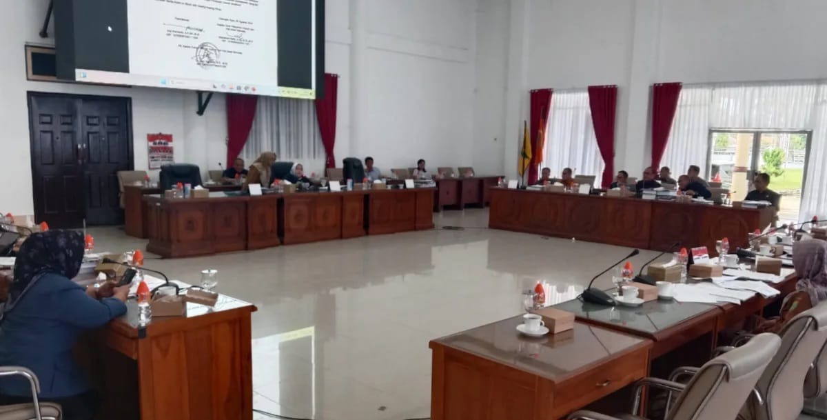 DPRD Barsel Tetapkan Ranperda Kearsipan DPRD Barsel Tetapkan Ranperda Kearsipan
