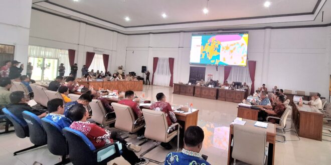 DPRD Barsel Hentikan Sementara Proyek Jalan Hauling PIR