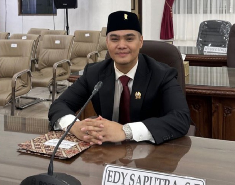 Edy Saputra Apresiasi Turnamen Olahraga Barsel Edy Saputra Apresiasi Turnamen Olahraga Barsel